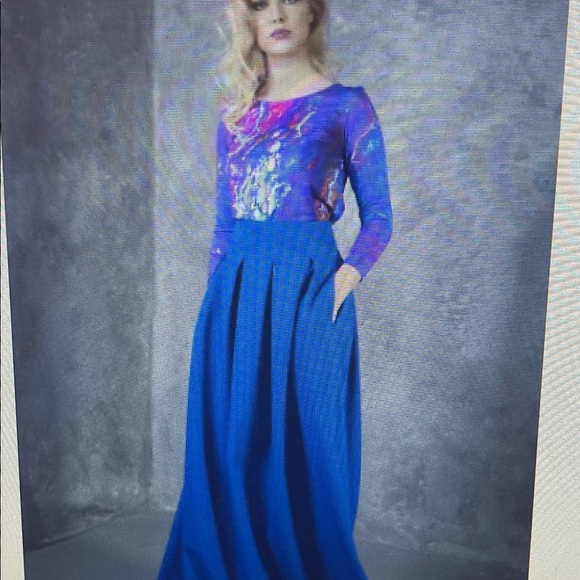 Full length dramatic skirt in size 52 - Picture 6 of 15